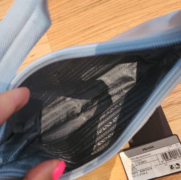 Prada re-edition 2000 bag - Picture 6 of 6